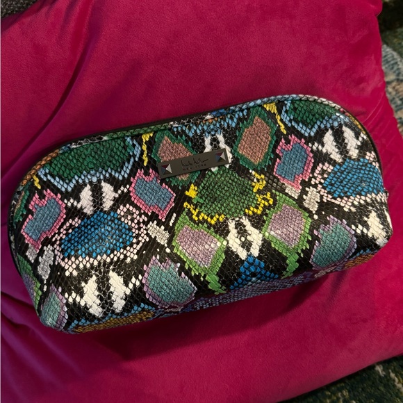 Nicole Miller ~ Long Loaf Faux Multicolor Snakeskin Travel Bag - Picture 2 of 4